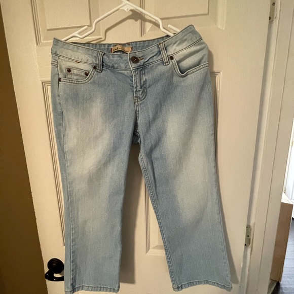 Leo Capri Jeans.  Size 11 - Picture 7 of 15